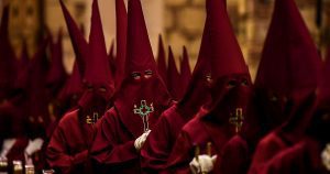 La curiosa procesión infantil de los niños Nazarenos en Zipaquirá por Semana Santa