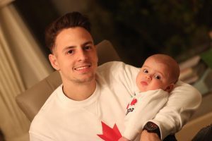 El video del bebé de Santiago Arias bailando «X» de J Balvin es lo más tierno que verás hoy