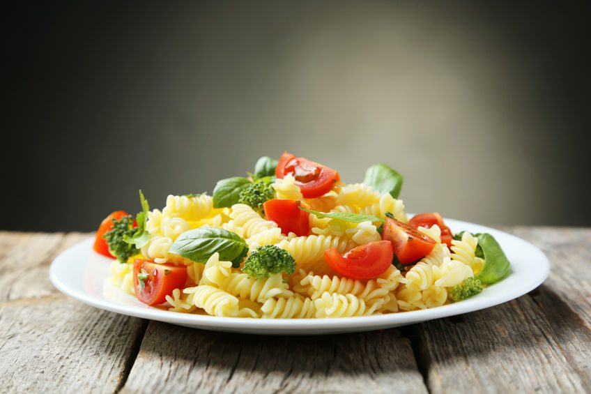Ensalada de pasta, un plato que amarán en casa