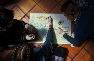 ‘Niños genio’ de Bogotá rinden tributo a Stephen Hawking