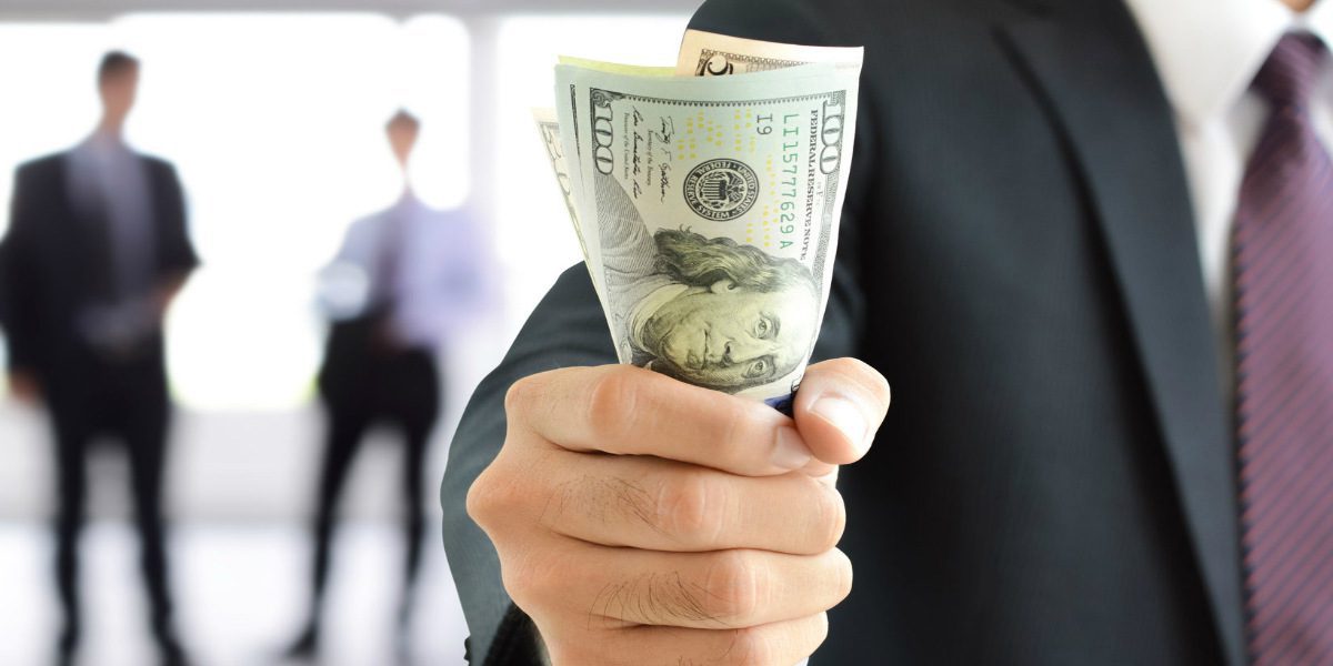 ¿Cuándo es necesario comprar dólares en lo que resta del 2018?