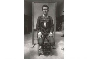 Exposición de fotografía histórica en la biblioteca del CESA en Bogotá