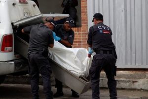 Salvaje y sanguinario ajuste: dos balazos letales cuando iba a subir a un carro en Bogotá
