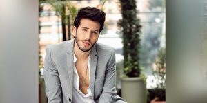 Sebastián Yatra se solidarizó con los hombres en su nuevo sencillo