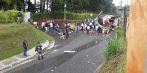 Bus con 35 pasajeros se volcó en la autopista Medellín – Bogotá