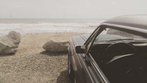 Argentina: Una misteriosa camioneta sin ocupantes cae de un acantilado en Mar del Plata