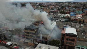 Bomberos controlaron incendio en una bodega localizada en KennedyBomberos controlaron incendio en una bodega localizada en Kennedy