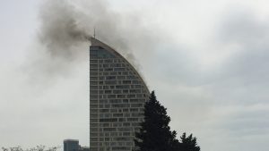 Se vuelve a incendiar la Torre Trump en Bakú