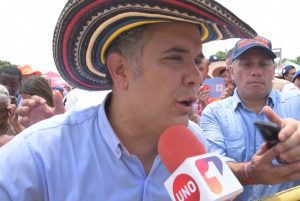 Candidatos presidenciales continuaron su gira nacional con música