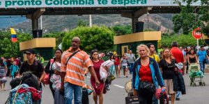 Venezolanas venden su pelo al mejor postor para poder sobrevivir
