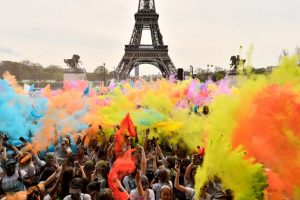 Una carrera colorida de 5 kilómetros por las calles de París