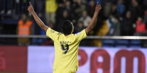 Mira el golazo por el que Carlos Bacca se lleva los aplausos en España