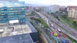 Al menos 14 centros comerciales generan caos en la movilidad de Bogotá