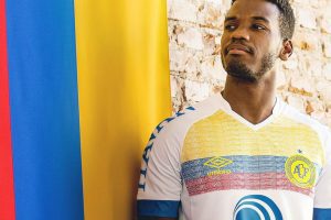 Chapecoense lanza nueva camiseta en honor a Colombia