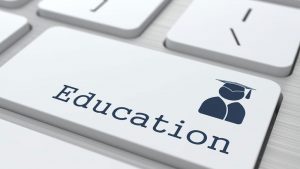 Alerta ante certificados de inglés falsificados que estudiantes colombianos presentan para obtener sus títulos universitarios