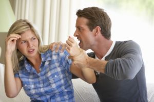 ¡Pilas! Puede que estés rodeado de vampiros energéticos y no lo sepas