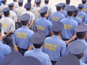 Ante la inseguridad que impera en Bogotá, comunidades optan por la vigilancia privada