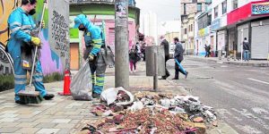 Lo que significa limpiar una calle del centro de Bogotá