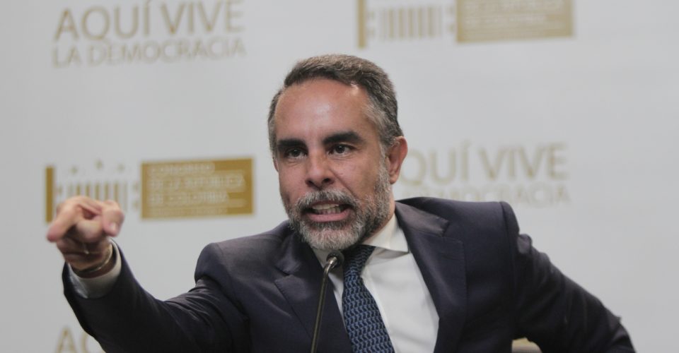 Armando Benedetti no hace parte del grupo de ‘Los Bulldozer’.