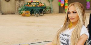 A Jennifer López se le vio accidentalmente que usa faja en este video
