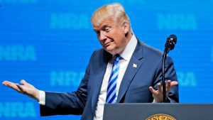 Abogado de Trump: Con el pago a la actriz porno el presidente quería proteger a su familia