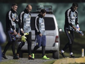 Franco Armani y Lionel Messi, la imagen que causa revuelo en Argentina