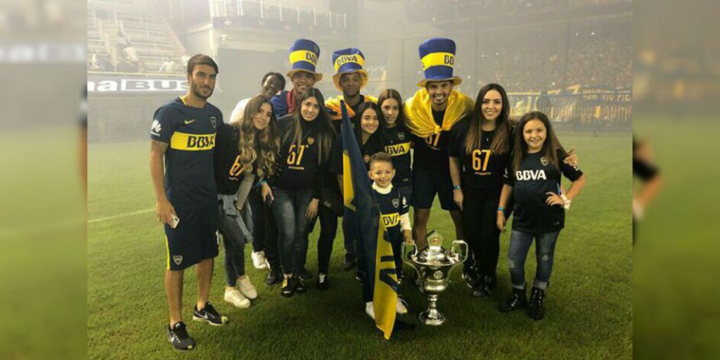 Frank Fabra se robó el show cantando y bailando en el título de Boca Juniors