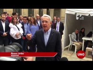 Uribe hizo proselitismo político tranquilamente el día de las elecciones