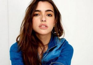 Lucy Vives sube la temperatura con un desnudo