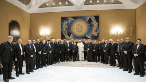 Obispos de Chile presentan renuncia ante el papa por casos de abusos sexuales