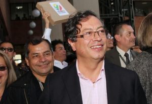 En apoyo a Gustavo Petro, pareja bautizó a su hijo con el nombre del candidato