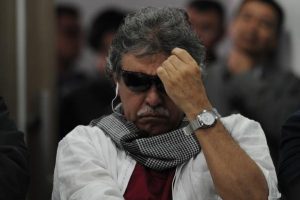 Santrich firma acta de sometimiento a la JEP con el propósito de quedar libre