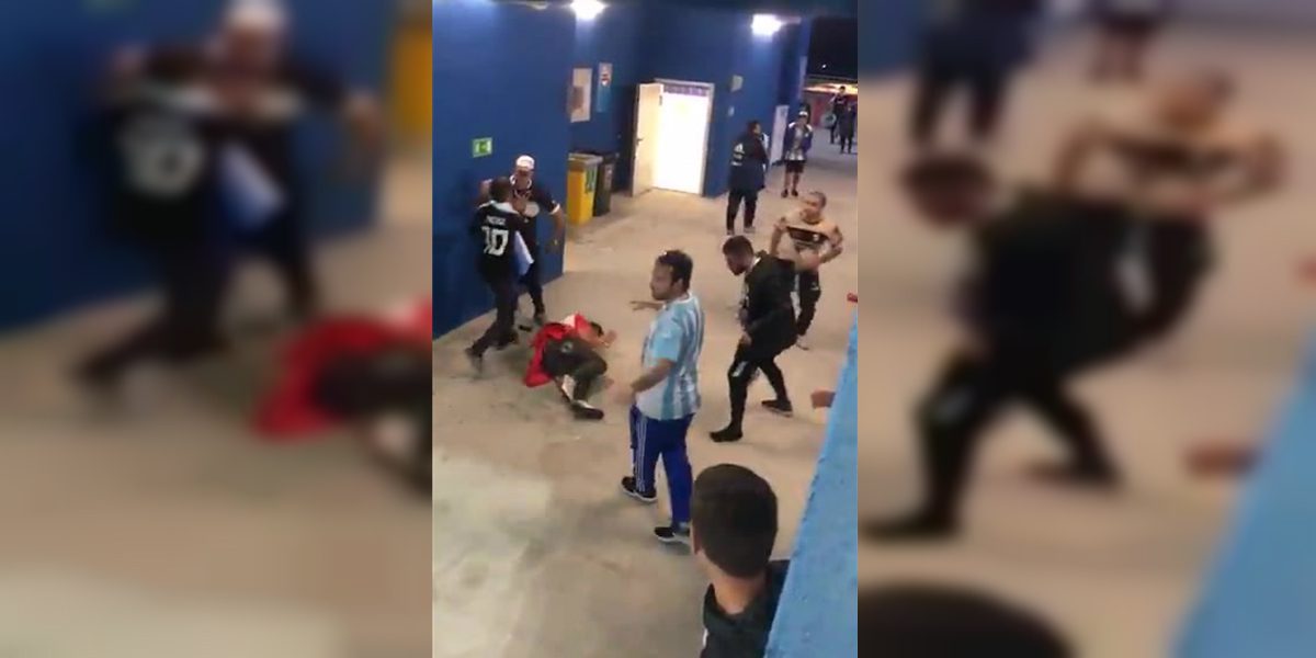 ¡Lo que faltaba! Barrabravas argentinos soltados golpiza a dos hinchas croatas