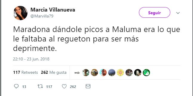 El beso entre Maluma y Maradona que despierta burlas en redes sociales