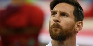 ¿Preocupado o concentrado? El gesto de Messi que se hizo viral en redes