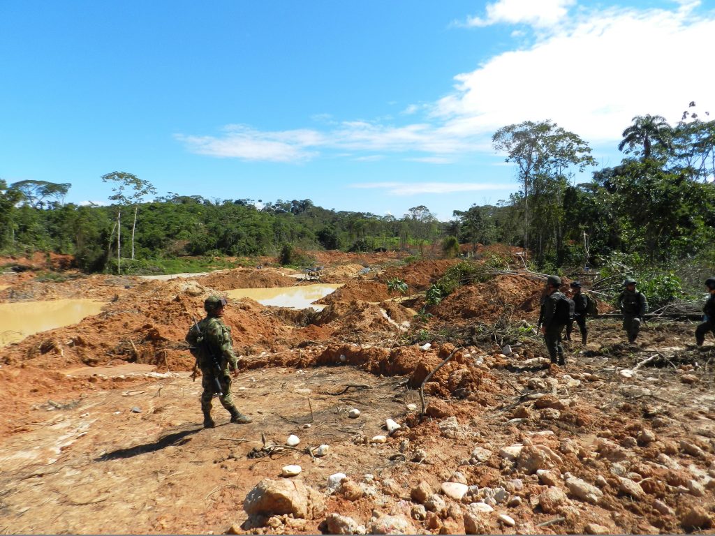 Antioquia lucha contra la minería ilegal y tendrá brigada del Ejército
