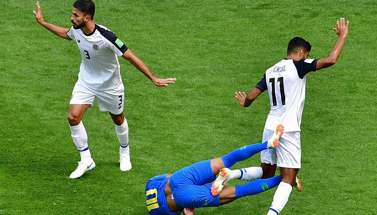 Bar ofrece “trago gratis” por cada caída de Neymar ante Serbia