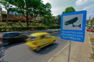 Dueños de vehículos no son responsables por fotomultas a sus conductores: Procuraduría