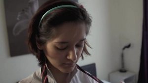 Mujer se disfrazó de una niña de 14 años para revelar cómo actúan los pedófilos en internet