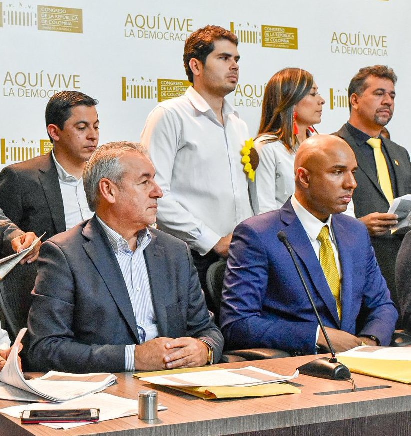 Juan Luis Castro Córdoba radicó proyecto de Ley que buscará proteger a las mujeres de persecuciones políticas