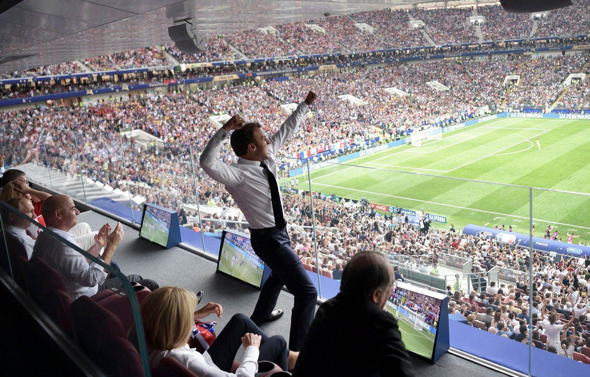 Euforia de Presidente Macron quedó plasmada en fotografía