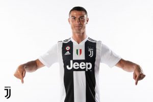 Cristiano Ronaldo presentado como nuevo jugador de la Juventus de Italia.