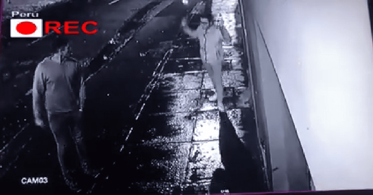¡Solo se le ocurre a él! La reacción para evitar que la robaran el celular que se volvió viral