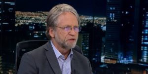 Pastor dice que Mockus no es digno de curul por violar Urbanidad de Carreño
