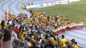 Varios jugadores mundialistas participaron en un partido benéfico en Cali