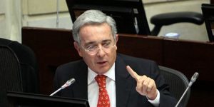 Senador Uribe da un paso al costado para presidencia del Senado y sugiere un ‘nuevo liderazgo’