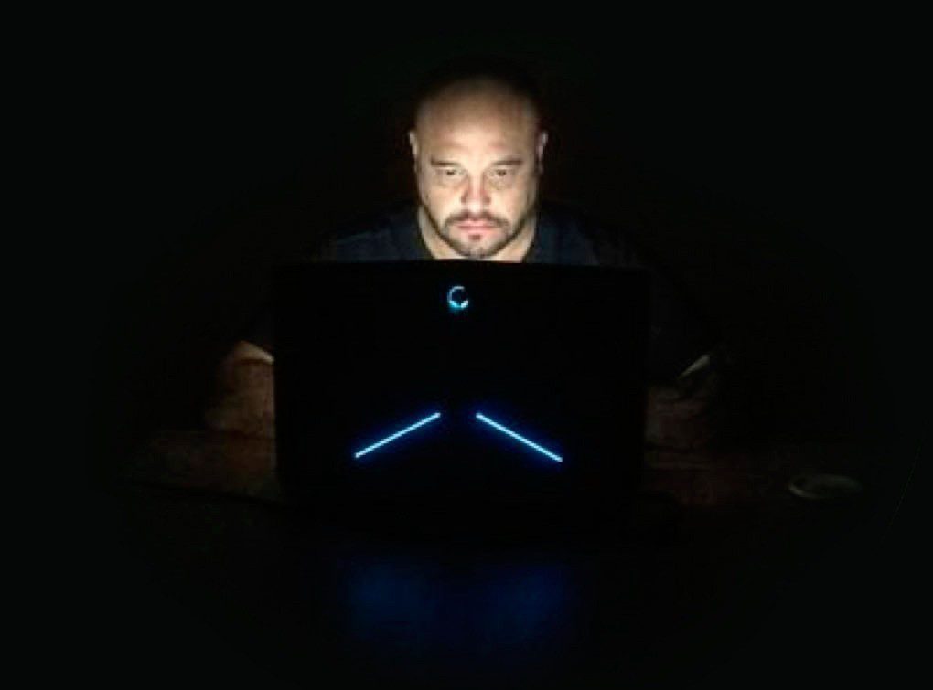 Carlos Escobar, hacker mundialmente conocido por trabajar contra el crimen