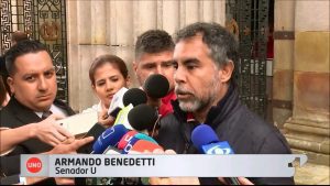 Varios líderes políticos participaron en la consulta anticorrupción