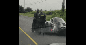 A este 'Batman' lo detuvieron por conducir con exceso de velocidad