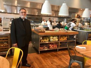 Padre José Palmar del exilio a cocinero en EE. UU.